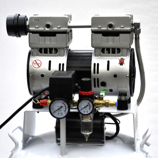 Silent-Kompressor 850 W / 34 L / 55 dB